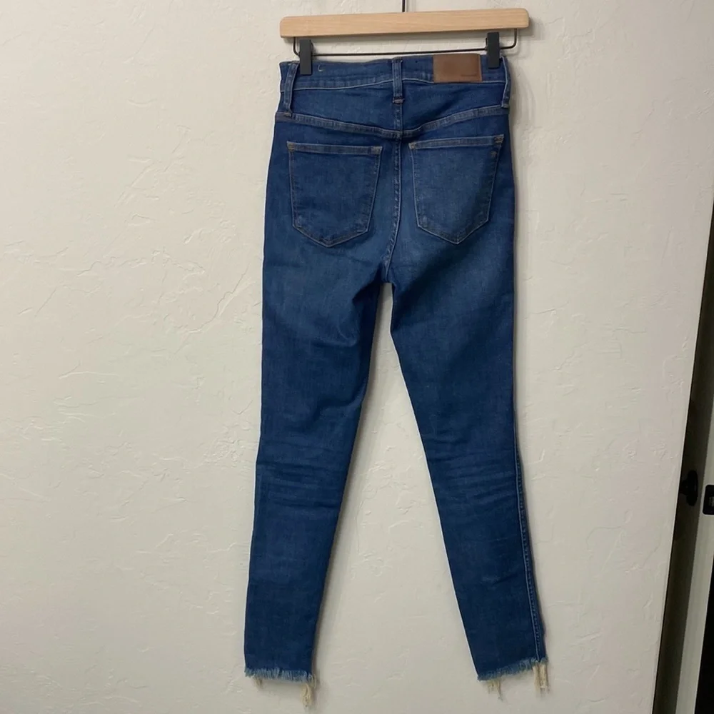 Madewell 10” high rise skinny raw hem jeans size 25.